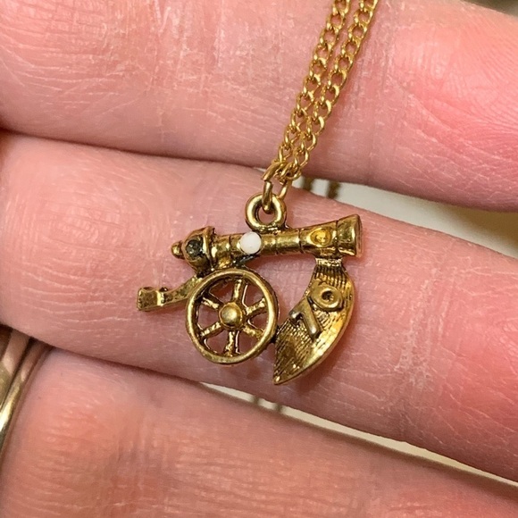 Vintage Cannon 76 Necklace - Picture 9 of 9